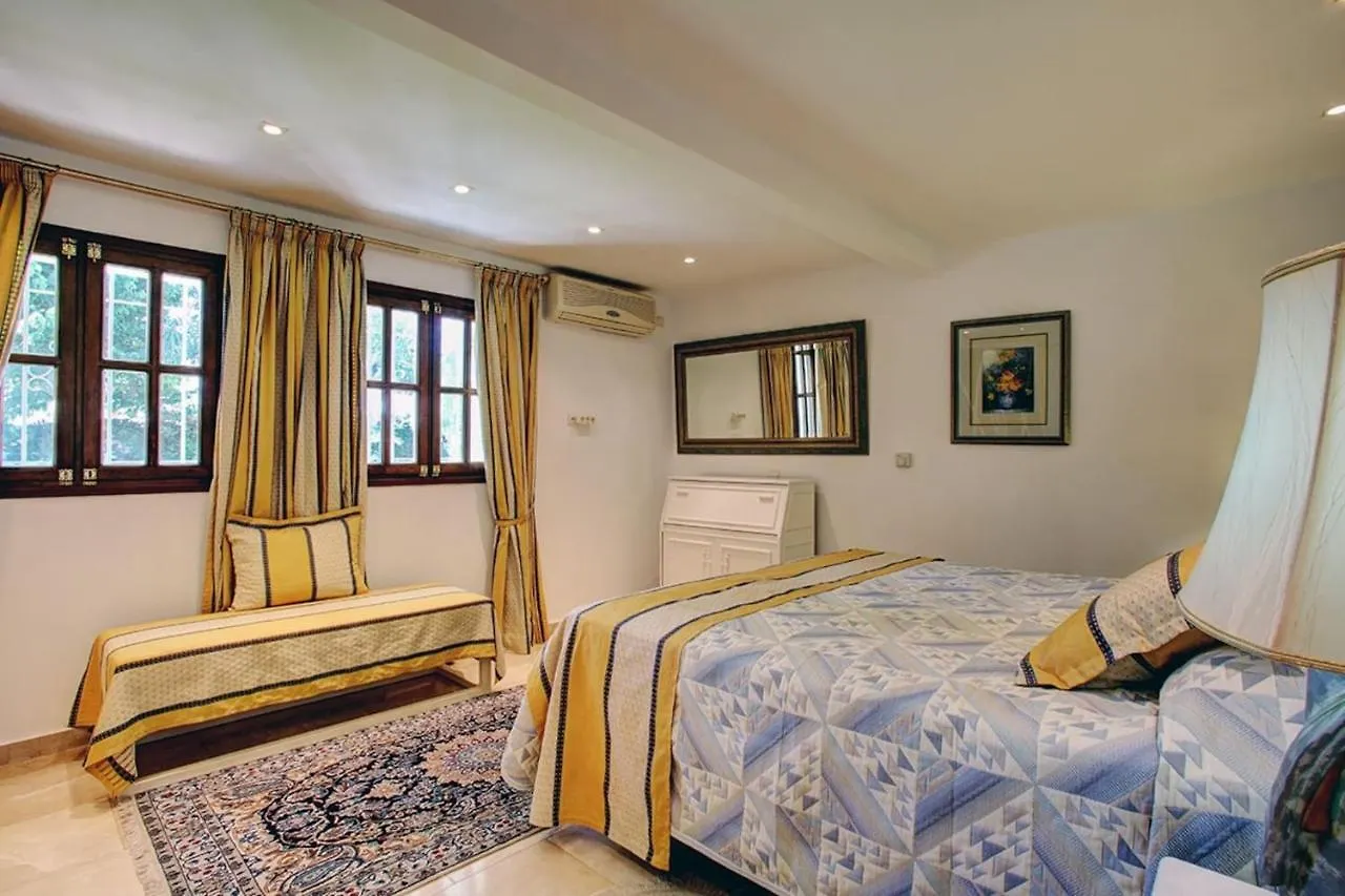 Exclusive Villa Las Palmeras Puerto Banus With Heated Private Swimming Pool, Marbella, Spain 0*, Marbella Spain