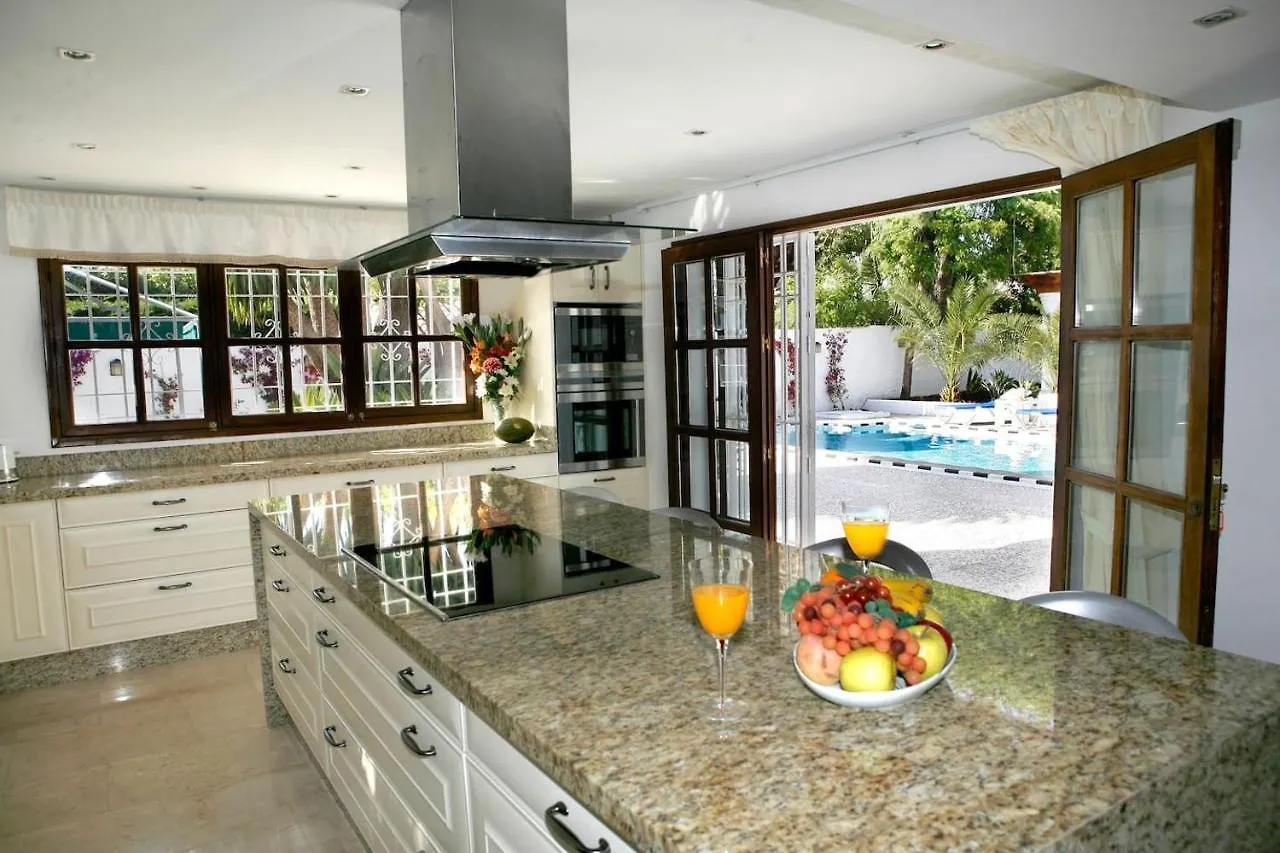 Exclusive Villa Las Palmeras Puerto Banus With Heated Private Swimming Pool, Marbella, Spain Spain