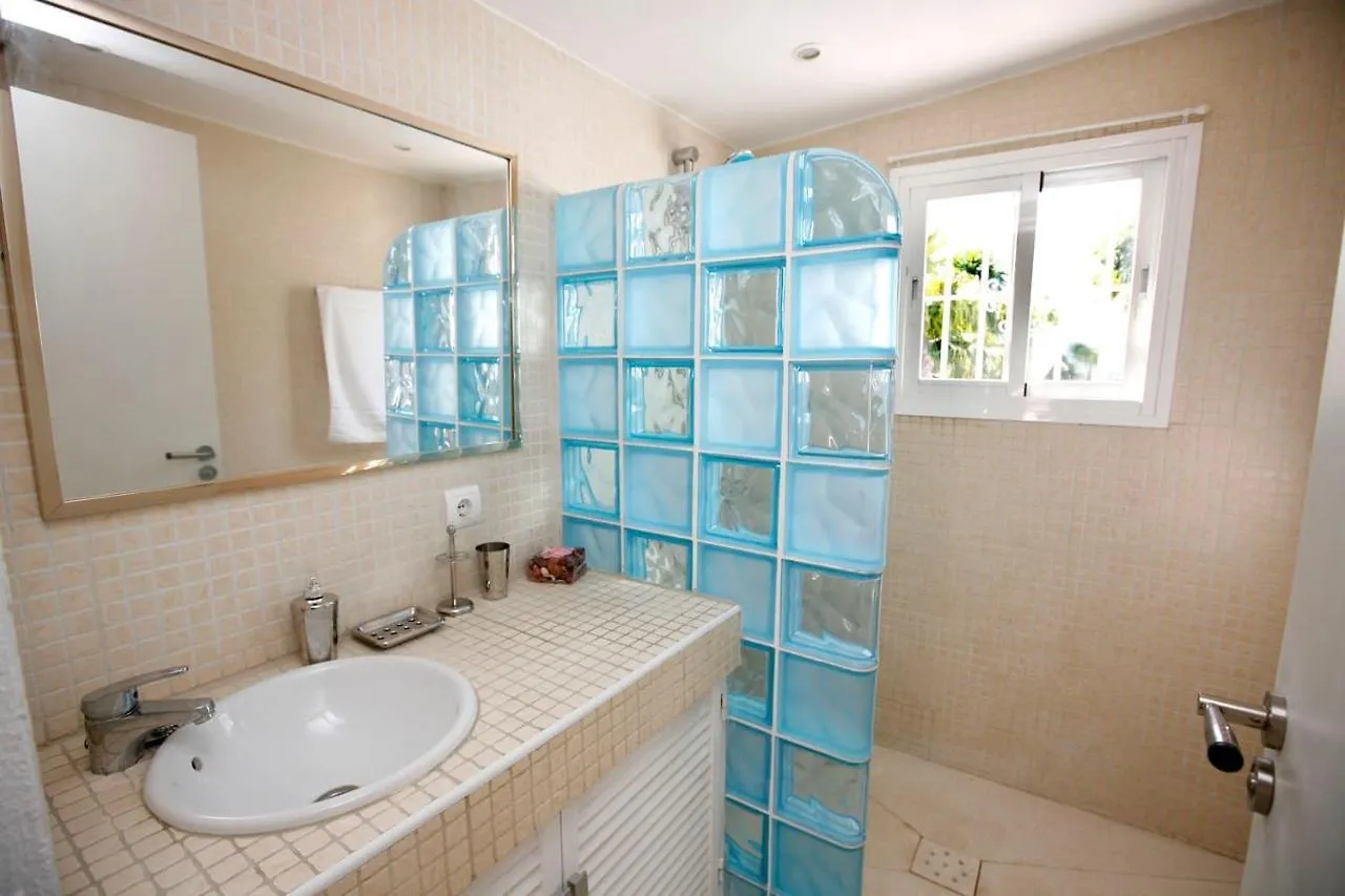 Exclusive Villa Las Palmeras Puerto Banus With Heated Private Swimming Pool, Marbella, Spain 0*, Marbella Spain